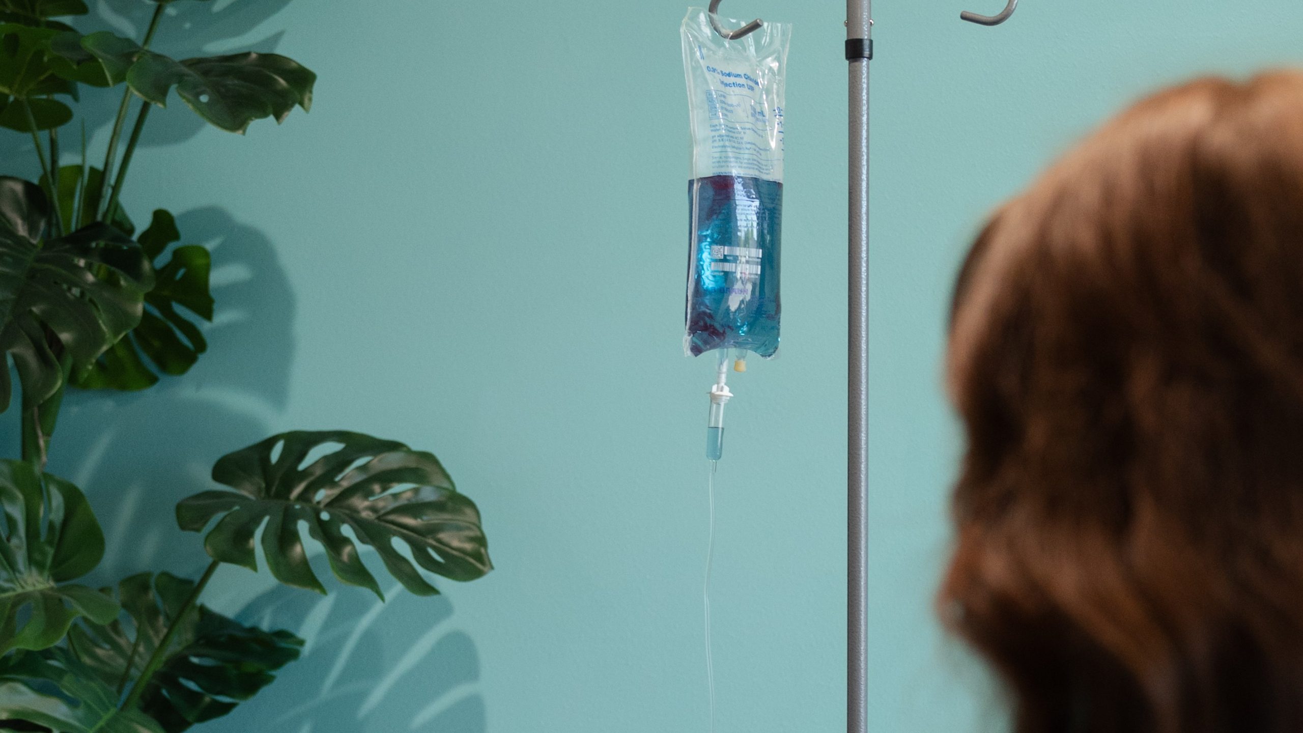 REVIVE IV nutrient therapy — clinician-prepared infusion in the Roseburg lounge